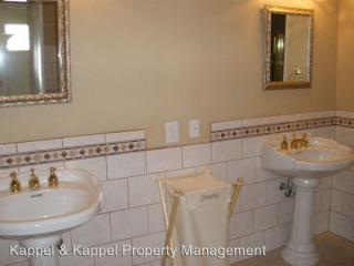 618 Whisperglen Ct, Vacaville CA  95687-4157 exterior