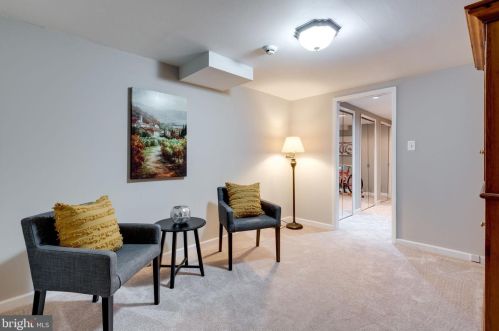 6614 Huntsman Blvd, Springfield VA 22152-2621 exterior