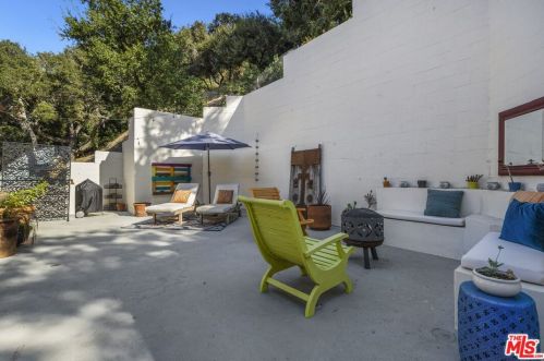 1316 Topanga Canyon Blvd, Topanga CA  90290-4271 exterior