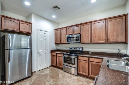 2478 Boston St, Gilbert, AZ 85295-2301