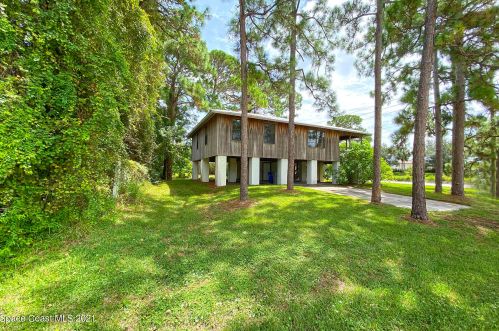 1690 21st Ave, Vero Beach, FL 32962-6149