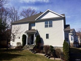 6 Maura Ln, Danbury CT  06810-7118 exterior