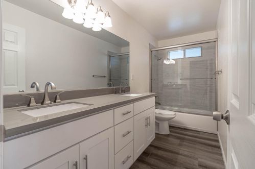 2485 Hampton Way, Turlock CA  95382-0733 exterior