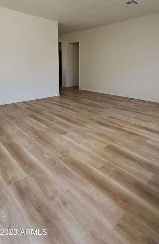 339 85th St, Mesa, AZ 85207-7706