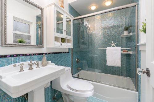 1000 Glendora Ave, Oakland CA  94602-1417 exterior
