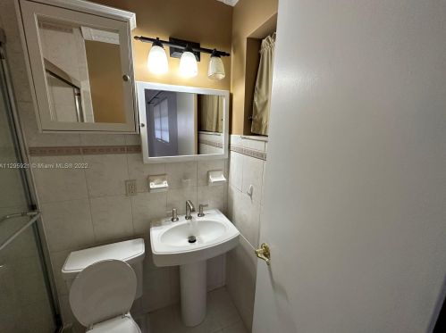 7880 11th St, Hollywood FL  33024-5147 exterior