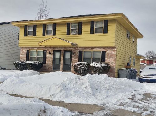 9135 Swan Rd, Milwaukee WI  53224-1703 exterior