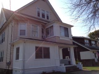 1079 Wells Pl, Stratford CT  06615-6552 exterior