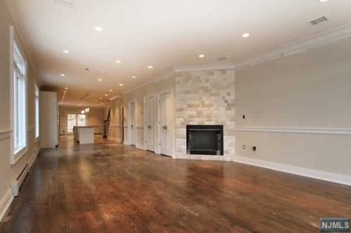 516 Undercliff Ave, Edgewater NJ  07020-1338 exterior