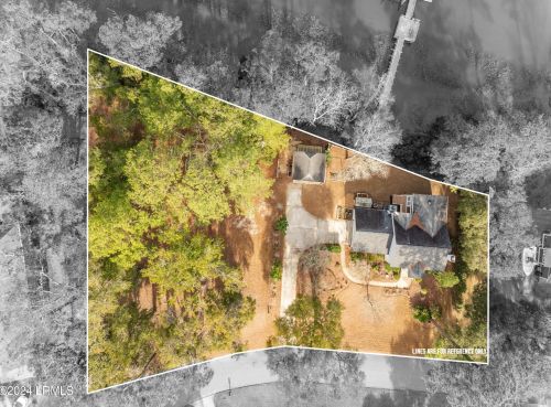 1089 Otter Cir, Beaufort SC  29902-5861 exterior