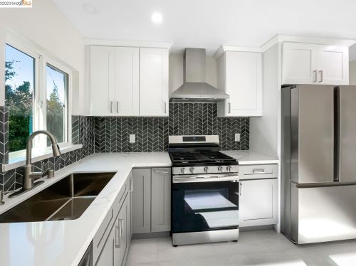 1451 Crestwood Dr, San Bruno CA  94066-1907 exterior