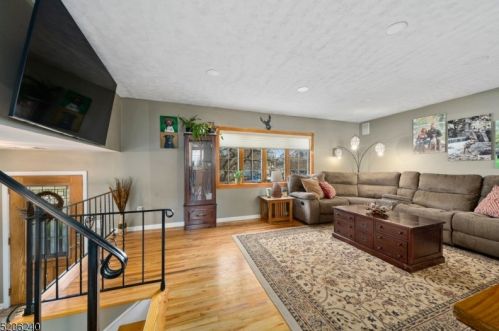 105 Carter Ter, Hackettstown NJ  07840-1002 exterior