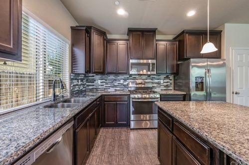 3053 Stanley Ave, Fresno CA  93737-9284 exterior