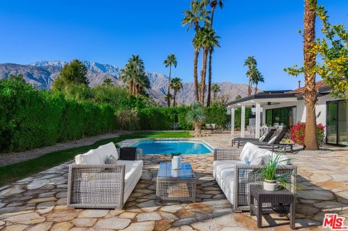 1055 Louise Dr, Palm Springs CA  92262-3241 exterior