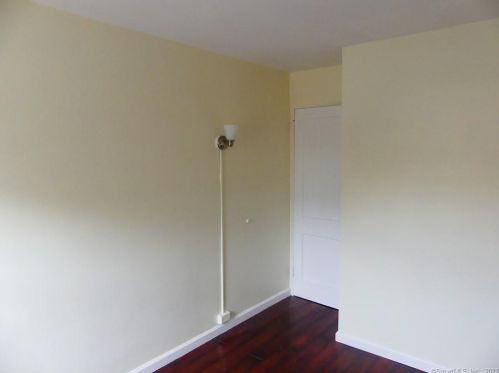 25 Court D, Bridgeport CT  06610-3304 exterior