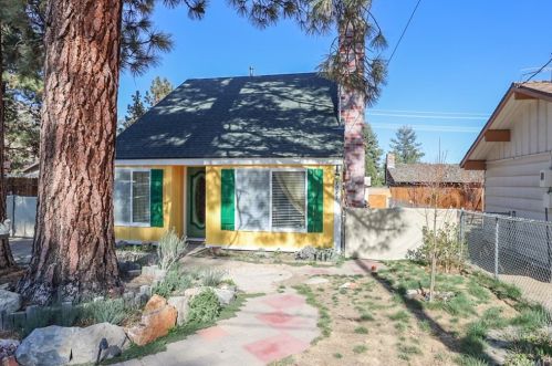 1085 Pan Springs Ln, Big Bear City, CA 92314-9397