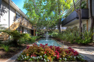 11400 Rochester Ave, Los Angeles CA  90025-2488 exterior