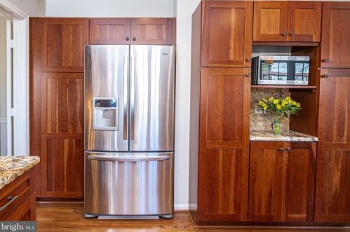 206 Wingate Pl, Leesburg VA 20175-2531 exterior