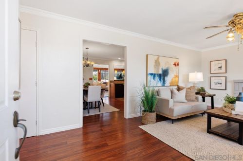10208 Trails End Cir, San Diego, CA 92126-3517