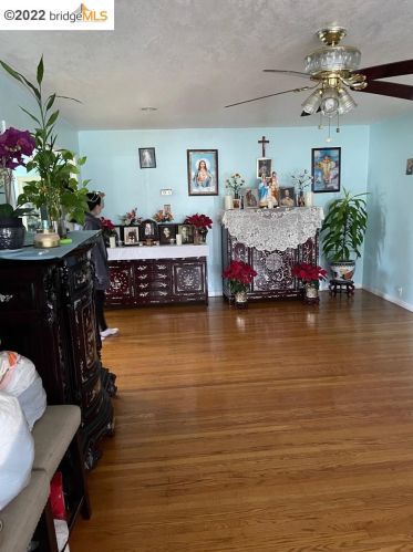 950 Portola Dr, San Leandro, CA 94578-4071