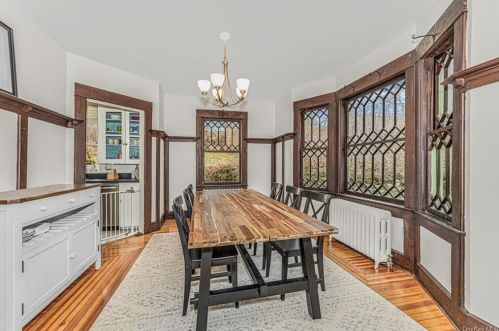 4 Wallace Pl, White Plains NY  10606-3211 exterior