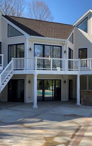 16 Sleepy Hollow Rd, New Canaan CT  06840-3211 exterior