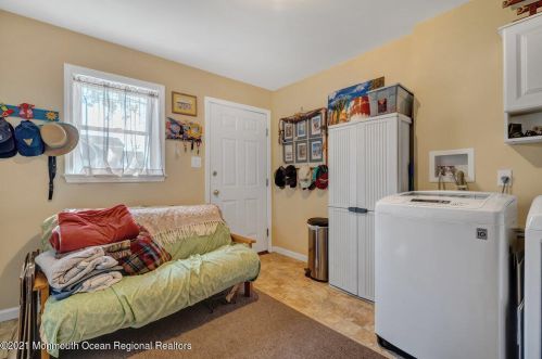 271 Kearney Ave, Pelican Island NJ  08751-1822 exterior