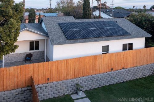 4075-77 Clairemont Dr, San Diego CA exterior