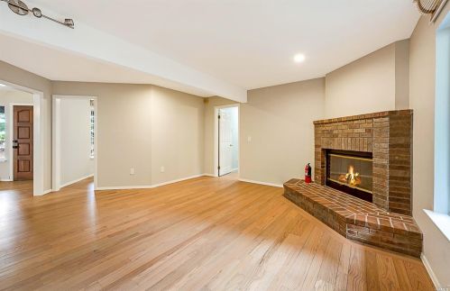663 Greenview Dr, Santa Rosa, CA 95403-1370
