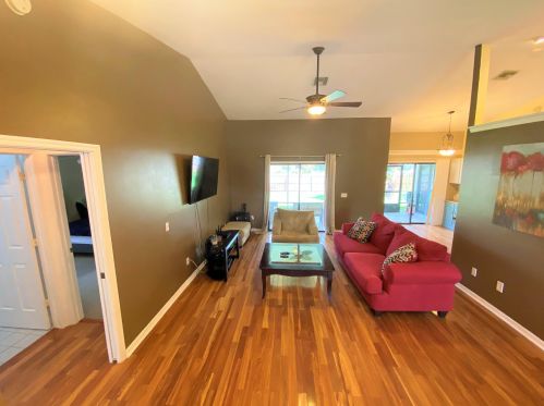 502 Rolling Hill Dr, Sebastian, FL 32958-5984