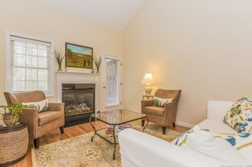 244 Oakland St, Manchester, CT 06042-7800