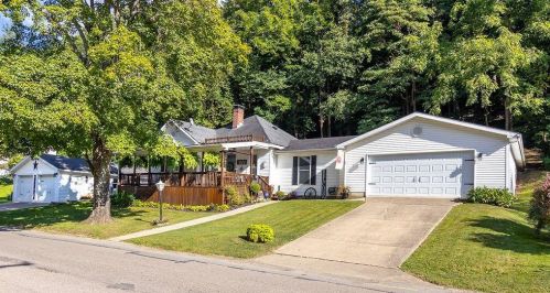 584 Pleasantview Ave, Nelsonville, OH 45764-1050