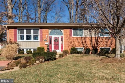 8702 Victoria Rd, Springfield VA  22151-1219 exterior