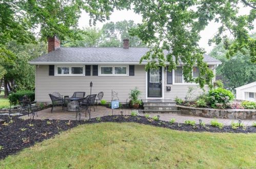 219 Lawncrest Dr, Southington, CT 06489-3923