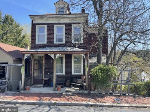 806 Clinton St, Primrose, PA 17901-1102
