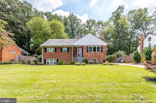 3111 Faber Dr, Falls Church, VA 22044-1712