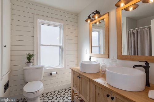 24 New St, Lancaster PA  17602-2047 exterior