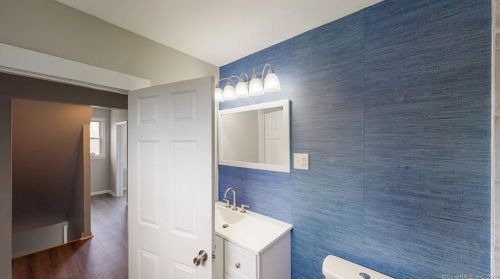 20 Ashworth St, Manchester CT  06040-5515 exterior
