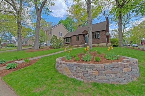 82 Chambers St, Manchester CT  06042-2912 exterior