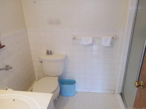 76 Treat Ave, Stamford CT  06906-1941 exterior