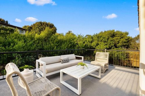 2216 Silver Peak Pl, Encinitas CA  92024-3145 exterior