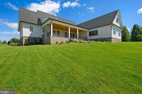 16067 Waterford Crk Cir, Hamilton VA  20158-3342 exterior