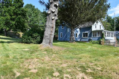 11 Pembroke St, Allenstown, NH 03275-1311