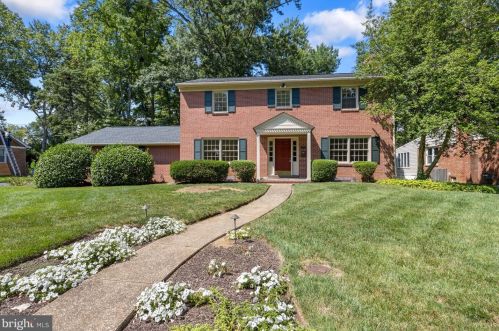1312 Hillside Blvd, Wilmington, DE 19803-4214