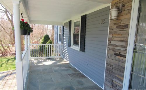 32 Malvern Rd, Stamford, CT 06905-2102
