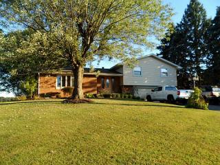 31 Fritchman Dr, Jeannette, PA 15644-1114