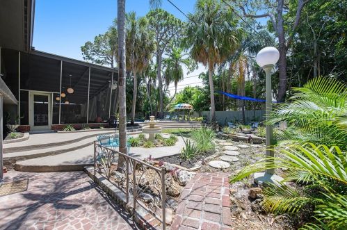 4610 Cypress Way, Saint Petersburg FL  33705-4526 exterior