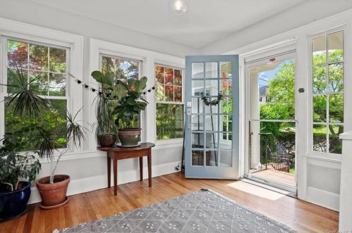 29 Fraser St, New Rochelle, NY 10803-1706