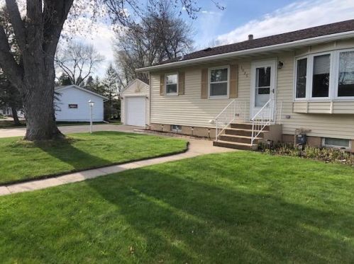 1025 3rd Ave, Little Falls, MN 56345-2918