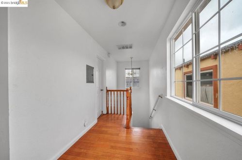 7117 Herbert Guice Way, Oakland CA  94621-3212 exterior